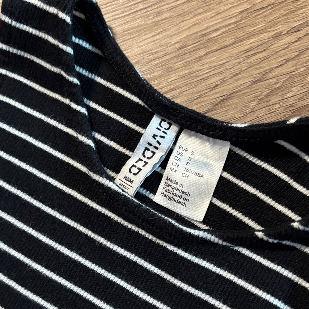 H&M Women’s Striped Black and White Sleeveless Dress - Picture 3 of 3